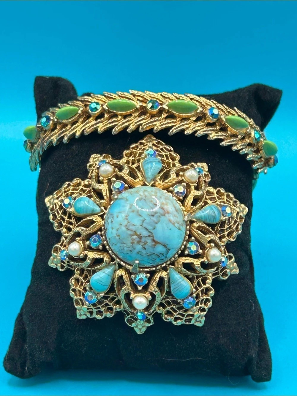 Florenza Turquoise Brooch & Bracelet Set in Gold & Blue